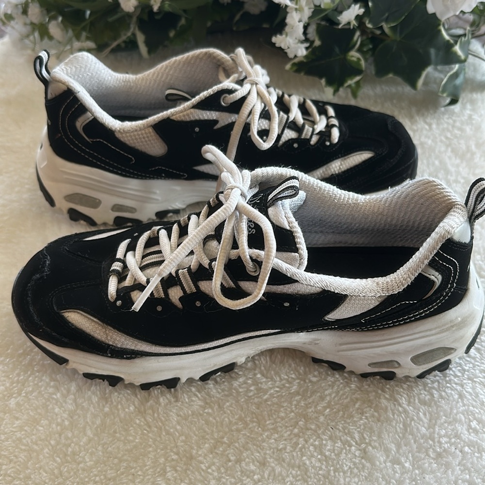 Skecher DLites Black and White Women's Sneakers